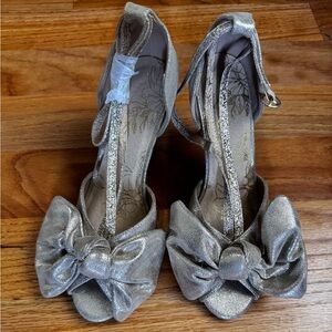 Joyfolie Gold Glimmer Bow Heals